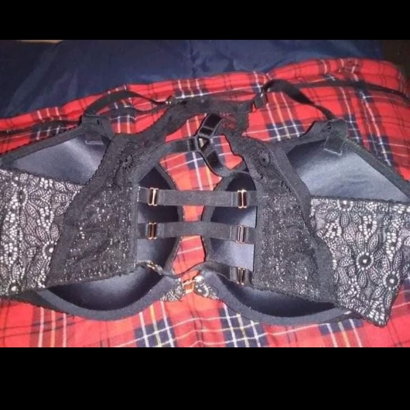 Victoria Secret Very Sexy Collection Push Up Bra - Picture 2 of 3